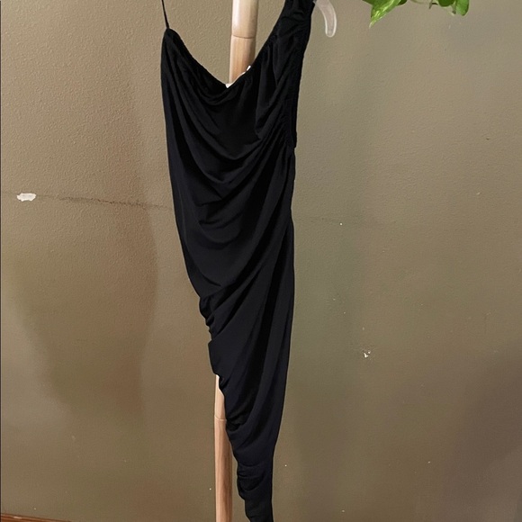 Steve Madden Chic Black One-Shoulder Dress - Picture 7 of 8
